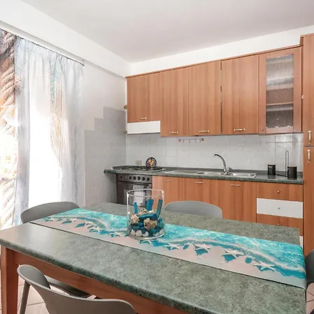 2 Bedroom Cozy In Appartamento *